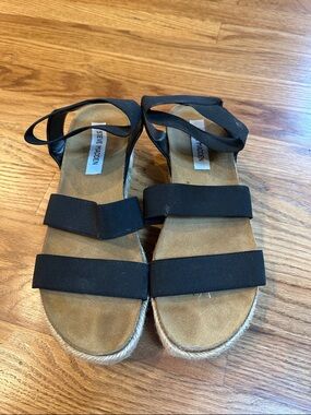Steve Madden Black Elastic Strap Espadrille Sandals